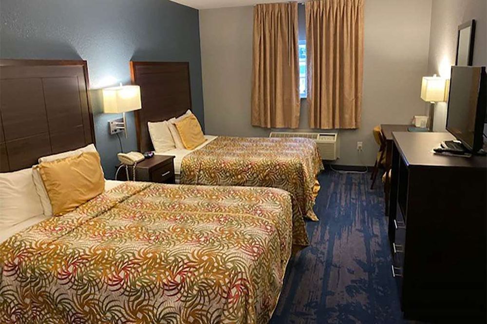 WESTON INN & SUITES Updated September 2024 20 Photos 5810 Schofield Ave, Schofield