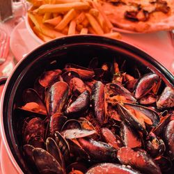 La Pizza Cresci - Mussels and fries - best I have ever had