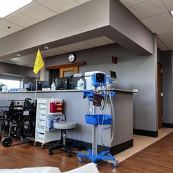 Vancouver Clinic | 87th Avenue - Nurses station at infusion center