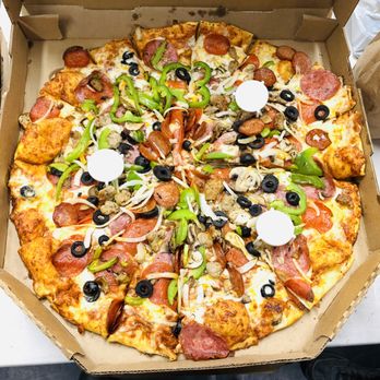 Round Table Pizza - XL King Arthur's Supreme - Pizza Near Me - Walnut Creek, California