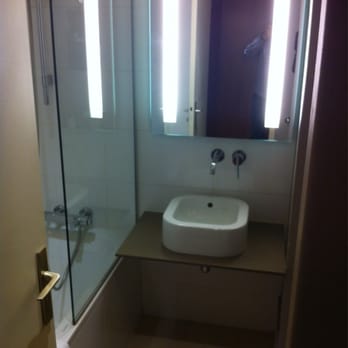 Hôtel Mercure Nice Centre Notre-Dame - Bathroom of room 286. - Hotels Near Me - Nice, 06 Hôtel Mercure Nice Centre Notre-Dame - Bathroom of room 286. - Hotels Near Me - Nice, 06