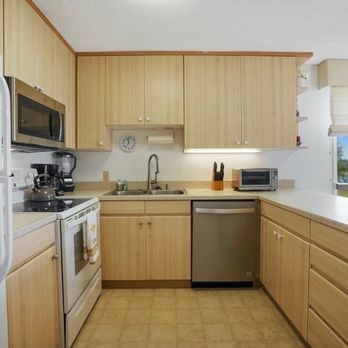 DaKine Handyman Kauai - Kitchen before - Handyman Near Me DaKine Handyman Kauai - Kitchen before - Handyman Near Me
