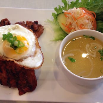 Spring 'N Fresh Rolls - Pork, chicken , and beef with rice - Vietnamese Near Me - Toronto, Ontario