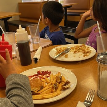 Cozy Corners Restaurant - Eat up! - Breakfast & Brunch Near Me - Wallaceburg, Ontario Cozy Corners Restaurant - Eat up! - Breakfast & Brunch Near Me - Wallaceburg, Ontario