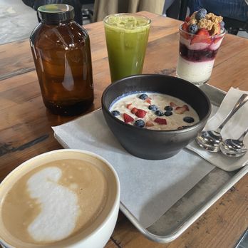 Caboose Commons - Peppermint Bark Latte Oatmeal Berry Parfait Green Dragon - Breweries Near Me - Fairfax, Virginia