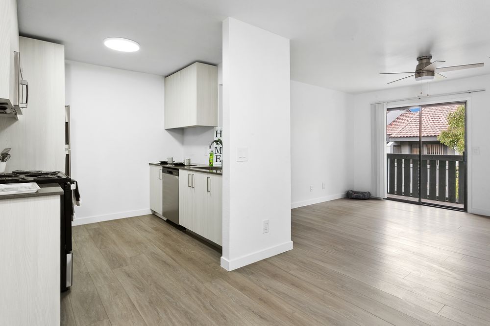 Bell Cove Apartments - property management company in Phoenix, AZ