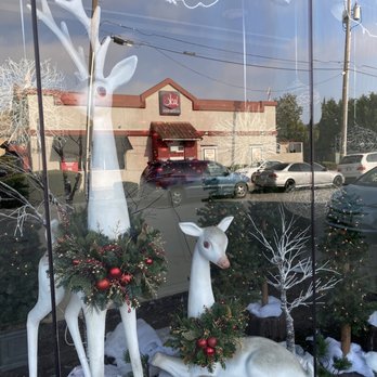 Lyal Nickals - Window displays are always so beautiful - Florists Near Me - Castro Valley, California Lyal Nickals - Window displays are always so beautiful - Florists Near Me - Castro Valley, California