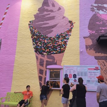 Bmore Licks - Hard to miss this place on Eastern - there's always a line but it moves quickly :) - Ice Cream & Frozen Yogurt Near Me - Baltimore, Maryland