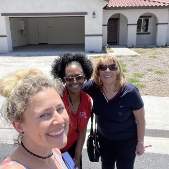 The Wright Agent 4u - Happy clients with Johnna - Real Estate Services Near Me The Wright Agent 4u - Happy clients with Johnna - Real Estate Services Near Me