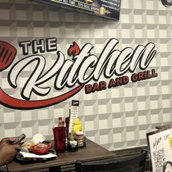 The Kitchen Bar & Grill - Wall decor