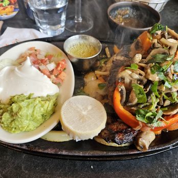 Guapo's Cocina & Bar - Fajita special - Mexican Near Me - Gaithersburg, Maryland Guapo's Cocina & Bar - Fajita special - Mexican Near Me - Gaithersburg, Maryland
