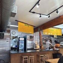 Bongo Burger - Menu and cooking area