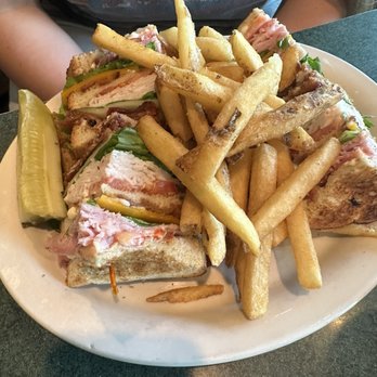 Metro Diner - Metro Club & Seasoned Fries - American Near Me - Charleston, South Carolina Metro Diner - Metro Club & Seasoned Fries - American Near Me - Charleston, South Carolina