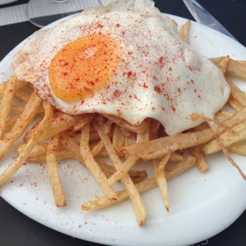 L'hostal - Huevos cabreados - Pubs Near Me - Cadaques, GI