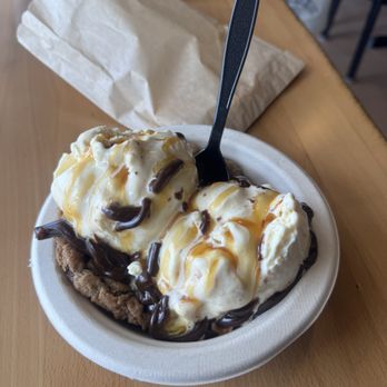 Pink Coyote Dessert - cookie sundae - Ice Cream & Frozen Yogurt Near Me - Fort Walton Beach, Florida