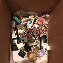 HOME DESIGN CONTENTS RESTORATION - 42 Photos & 50 Reviews - Damage