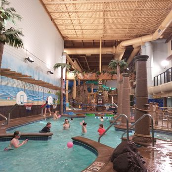 Edgewater Hotel and Waterpark - Hotels Near Me - Duluth, Minnesota Edgewater Hotel and Waterpark - Hotels Near Me - Duluth, Minnesota