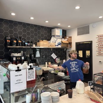 HiFi - Upshot Clayton - Putting in the work - Coffee & Tea Near Me - Clayton, Missouri HiFi - Upshot Clayton - Putting in the work - Coffee & Tea Near Me - Clayton, Missouri