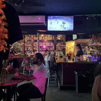 The Oaks Tavern - Inside - Karaoke Near Me - Sherman Oaks, California