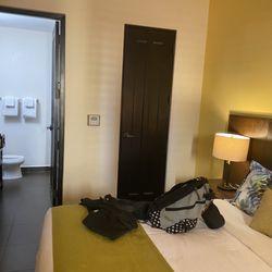 Decanter Hotel - Bedroom
