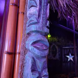 999 Tiki Bar - Carved tiki inside front door
