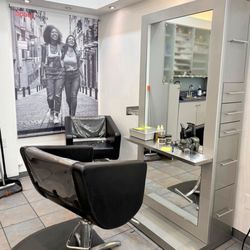 Tresses Salon - Inside