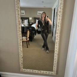 Huge room. Huge room.