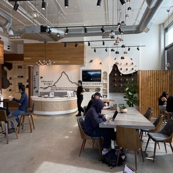 Chicha San Chen - Interior - Bubble Tea Near Me - Berkeley, California