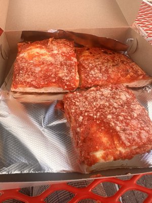 L&B Spumoni Gardens by null