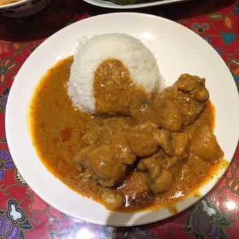 Malay Restaurant - Curry chicken over rice - Malaysian Near Me - Flushing, New York