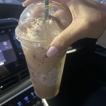 Starbucks - White Chocolate Mocha - Coffee & Tea Near Me - Van Nuys, California
