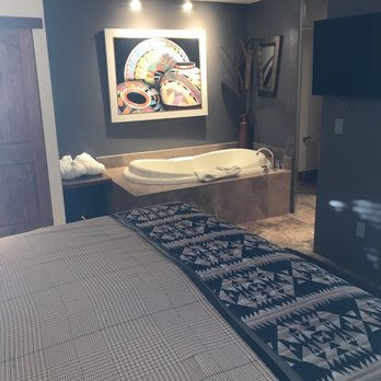 A Sunset Chateau - Large jacuzzi tub for two - romantica suite 4 - Bed & Breakfast Near Me - Sedona, Arizona