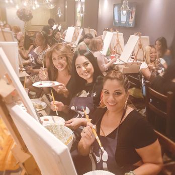 Canvas & Grapes Experience - Paint & Sip Near Me - Edison, New Jersey