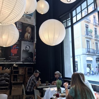 Bar Lobo - Great for day or night dining! - Bars Near Me - Barcelona, B Bar Lobo - Great for day or night dining! - Bars Near Me - Barcelona, B