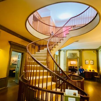 SHELBURNE MUSEUM - 9/22 Round stair case - Cultural Center Near Me - Shelburne, Vermont