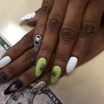 Rubi Nails - Creative nails by Rachel - Nail Salons Near Me - Locust Grove, Georgia