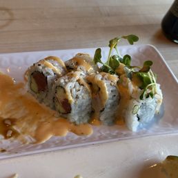 Ordered a spicy tuna roll but alas, spicy it was not. I'd give a 0/10 on the spicy meter. Definitely a good regular tuna roll though. Ordered a spicy tuna roll but alas, spicy it was not. I'd give a 0/10 on the spicy meter. Definitely a good regular tuna roll though.