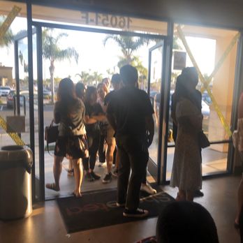 Sharetea - Never ending line - Coffee & Tea Near Me - Fountain Valley, California