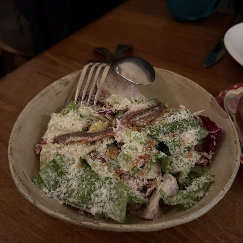 Little gems caesar salad with boquerones - Excellent Little gems caesar salad with boquerones - Excellent