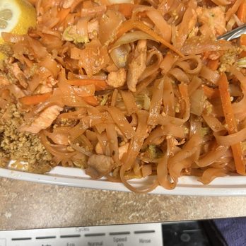Ruby Asian Taste - Pad Thai with chicken - Asian Fusion Near Me - Melbourne, Florida