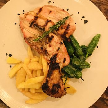 La Bona Sort - Grilled chicken & Padrón peppers - Tapas Bars Near Me - Barcelona, B La Bona Sort - Grilled chicken & Padrón peppers - Tapas Bars Near Me - Barcelona, B