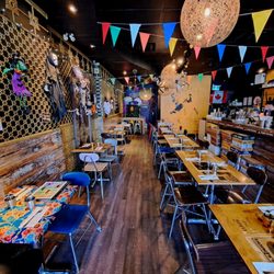 Si Lom Thai Bistro - Interior