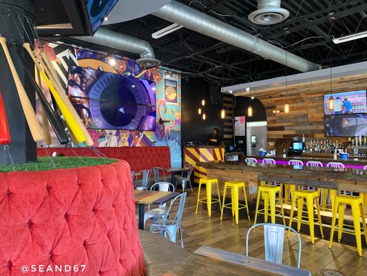 Madhouse Sports Bar & Grill by null