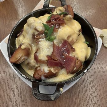 Guy Fieri's Cherokee Kitchen + Bar - Pretzel Pig Pie $12.95 - New American Near Me - Cherokee, North Carolina