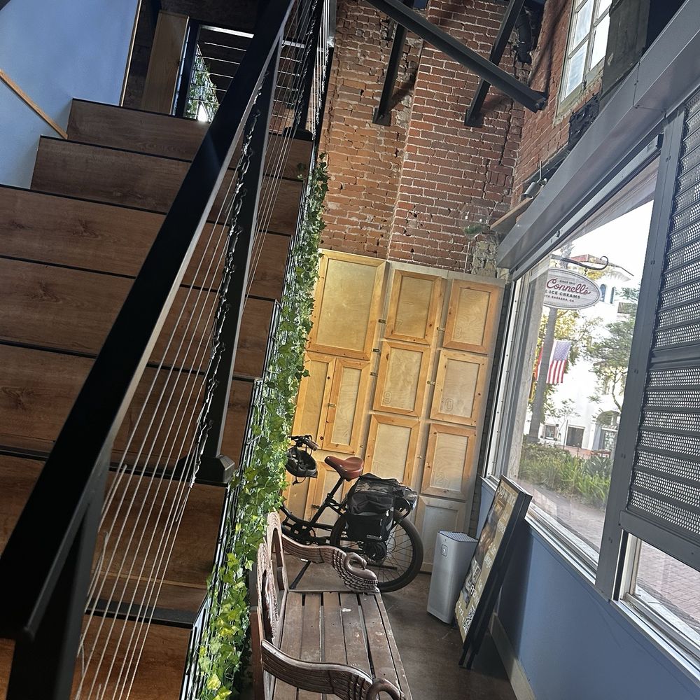 Social Stays - Hostels Near Me - Santa Barbara, California Social Stays - Hostels Near Me - Santa Barbara, California