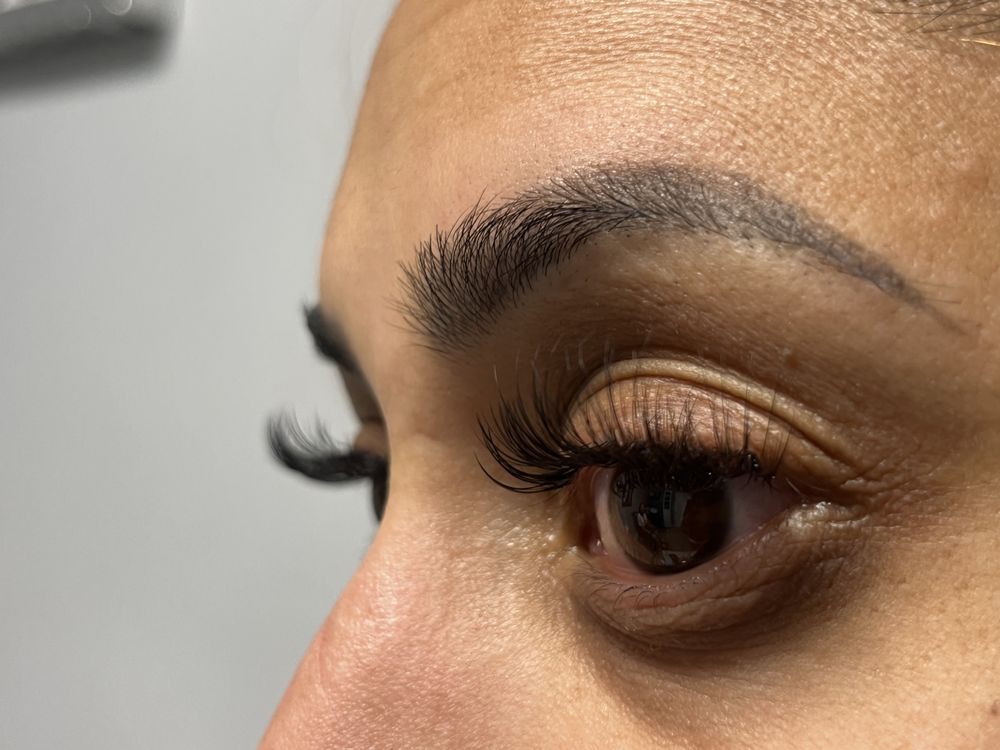 Lash Me by Devica Logo