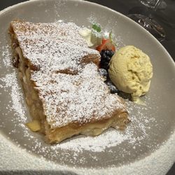 Restaurant Mirabell - I'm Austrian Apple Strudel