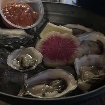 The Windjammer Bar and Grill - Raw oysters - Seafood Near Me - Lexington, Michigan