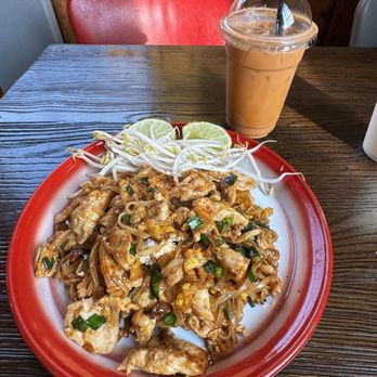 Degthai - CLASSIC PAD THAI THAI ICE TEA - Thai Near Me - Nashville, Tennessee Degthai - CLASSIC PAD THAI THAI ICE TEA - Thai Near Me - Nashville, Tennessee