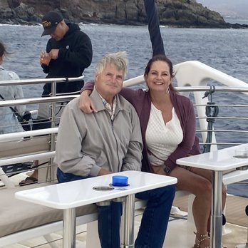 Trilogy Excursions - Nice tables with a gorgeous view for dining. - Snorkeling Near Me - Lahaina, Hawaii